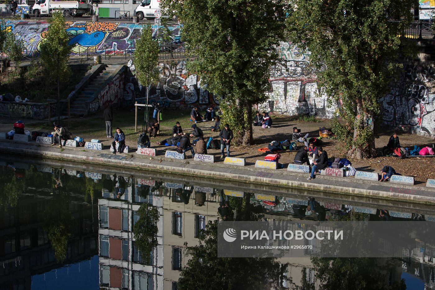 Ситуация в лагере мигрантов в Париже