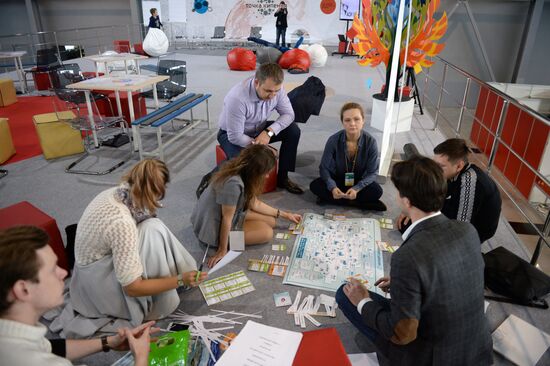 Чемпионат рабочих профессий WorldSkills Hi-Tech-2016 в Екатеринбурге. День второй