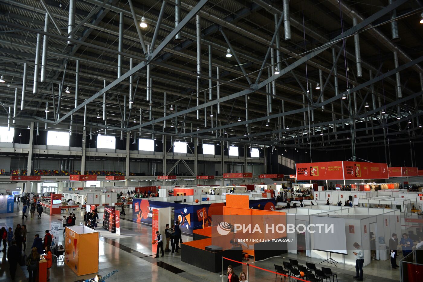 Чемпионат рабочих профессий WorldSkills Hi-Tech-2016 в Екатеринбурге. День второй