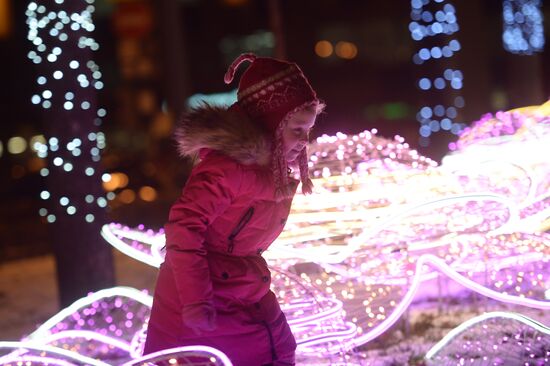 Вечерняя подсветка на улицах Москвы