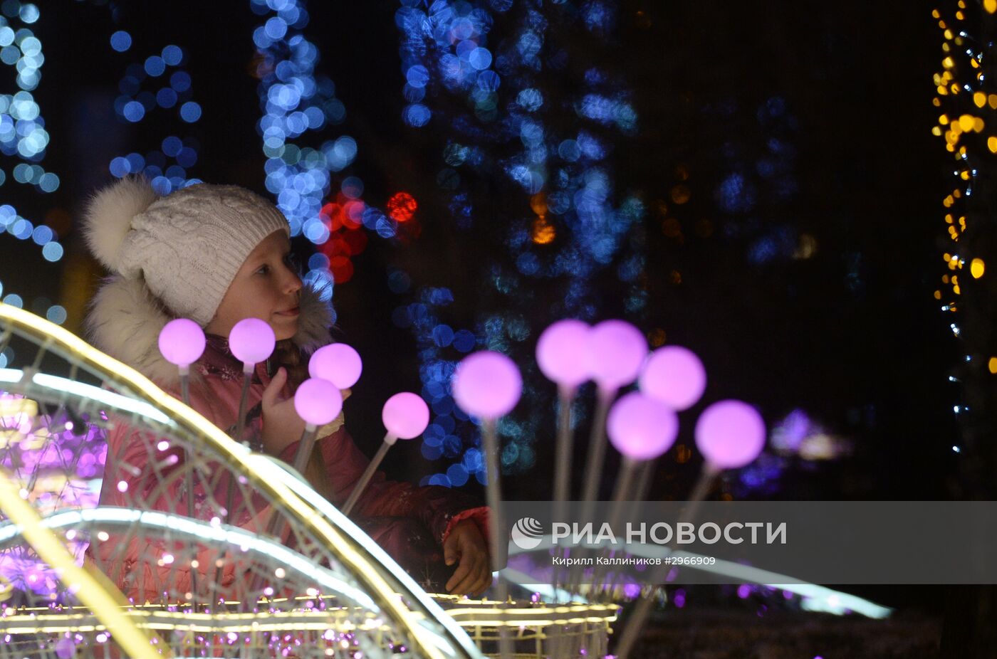 Вечерняя подсветка на улицах Москвы