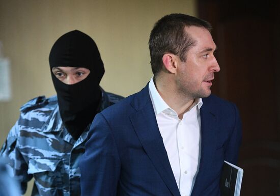 Ходатайство следствия о продлении срока ареста Дмитрию Захарченко