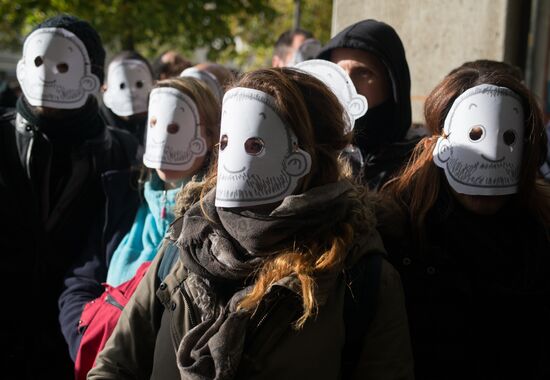 Французские полицейские провели акцию протеста в Париже