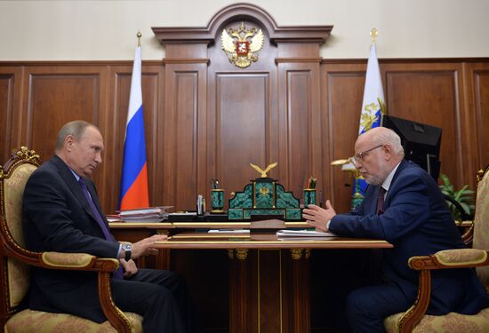 Встреча президента РФ В. Путина с председателем СПЧ М. Федотовым