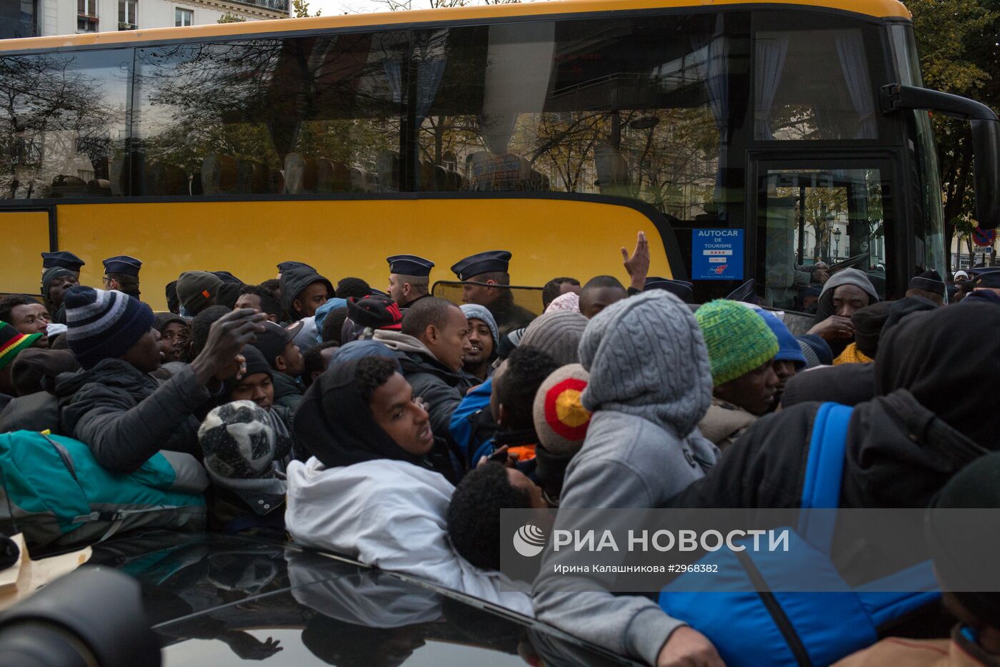 Эвакуация крупного лагеря мигрантов в Париже