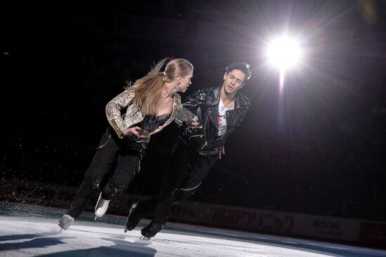 Фигурное катание. III этап Гран-при. Показательные выступления