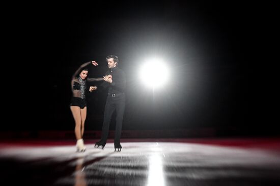 Фигурное катание. III этап Гран-при. Показательные выступления