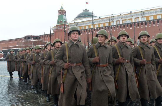 Марш, посвященный 75-й годовщине военного парада 1941 года на Красной площади