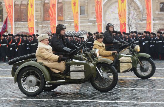 Марш, посвященный 75-й годовщине военного парада 1941 года на Красной площади