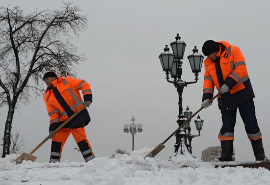 Уборка снега в Москве