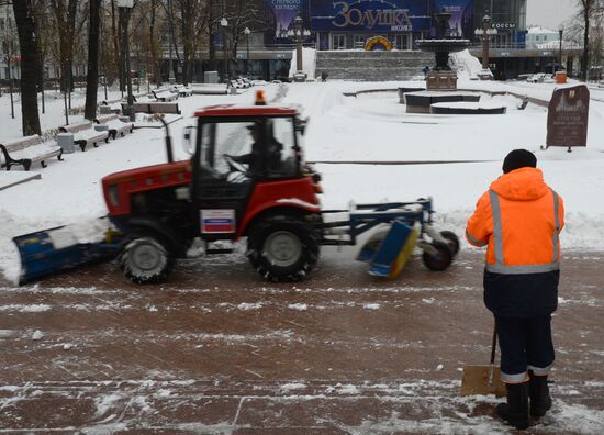 Уборка снега в Москве