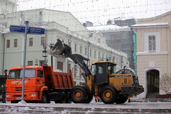 Уборка снега в Москве