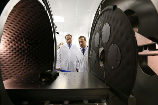 Премьер-министр РФ Д. Медведев посетил ряд предприятий госкорпорации "Роскосмос"