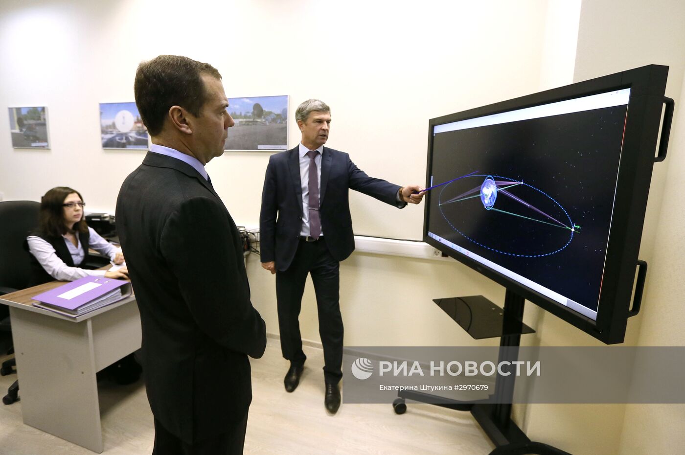 Премьер-министр РФ Д. Медведев посетил ряд предприятий госкорпорации "Роскосмос"