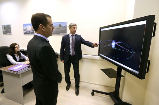 Премьер-министр РФ Д. Медведев посетил ряд предприятий госкорпорации "Роскосмос"