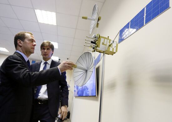Премьер-министр РФ Д. Медведев посетил ряд предприятий госкорпорации "Роскосмос"