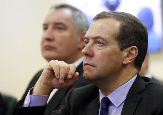 Премьер-министр РФ Д. Медведев посетил ряд предприятий госкорпорации "Роскосмос"