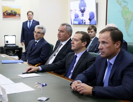 Премьер-министр РФ Д. Медведев посетил ряд предприятий госкорпорации "Роскосмос"