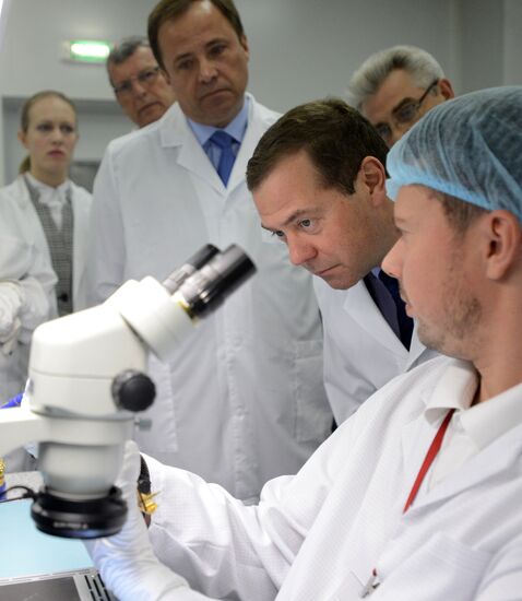 Премьер-министр РФ Д. Медведев посетил ряд предприятий госкорпорации "Роскосмос"