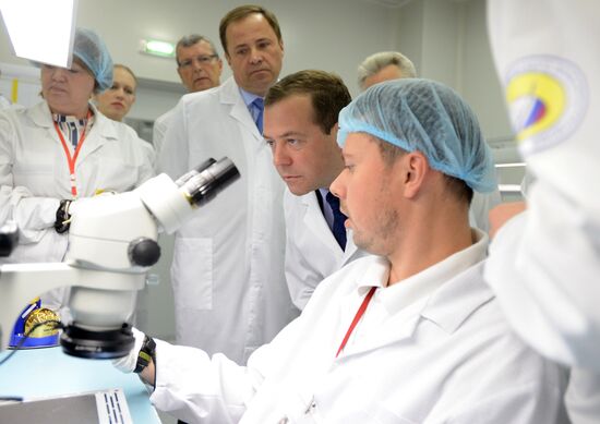 Премьер-министр РФ Д. Медведев посетил ряд предприятий госкорпорации "Роскосмос"