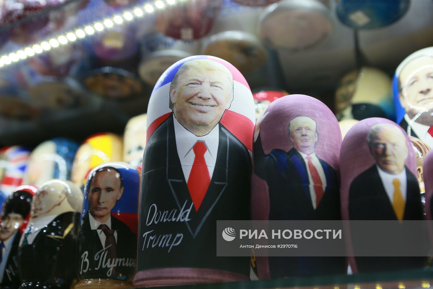 Матрешки с портретом Дональда Трампа продаются в Москве