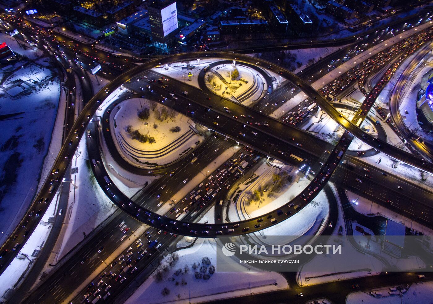 Автомобильная развязка на МКАД с Ленинградским шоссе