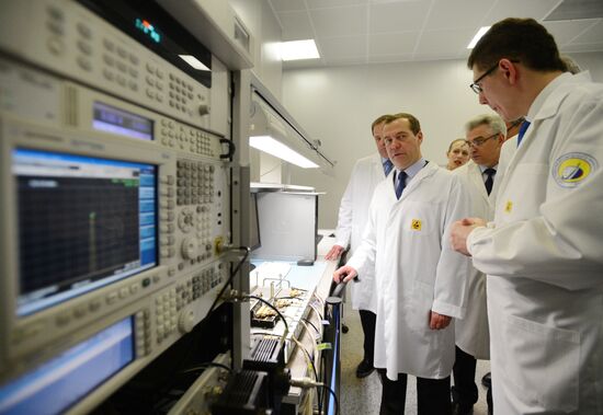 Премьер-министр РФ Д. Медведев посетил ряд предприятий госкорпорации "Роскосмос"