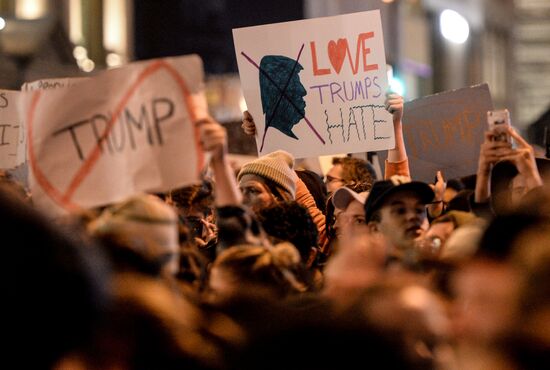 Акция протеста против Д. Трампа в Нью-Йорке