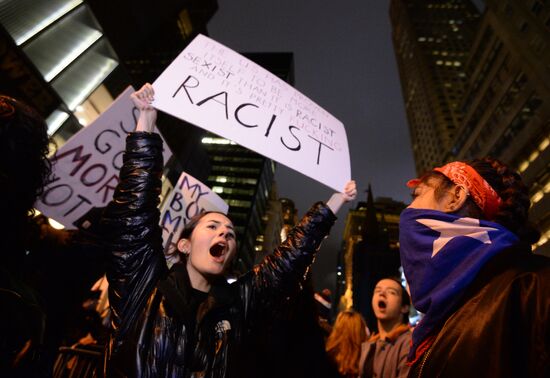 Акция протеста против Д. Трампа в Нью-Йорке