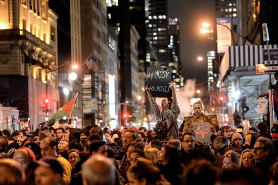 Акция протеста против Д. Трампа в Нью-Йорке