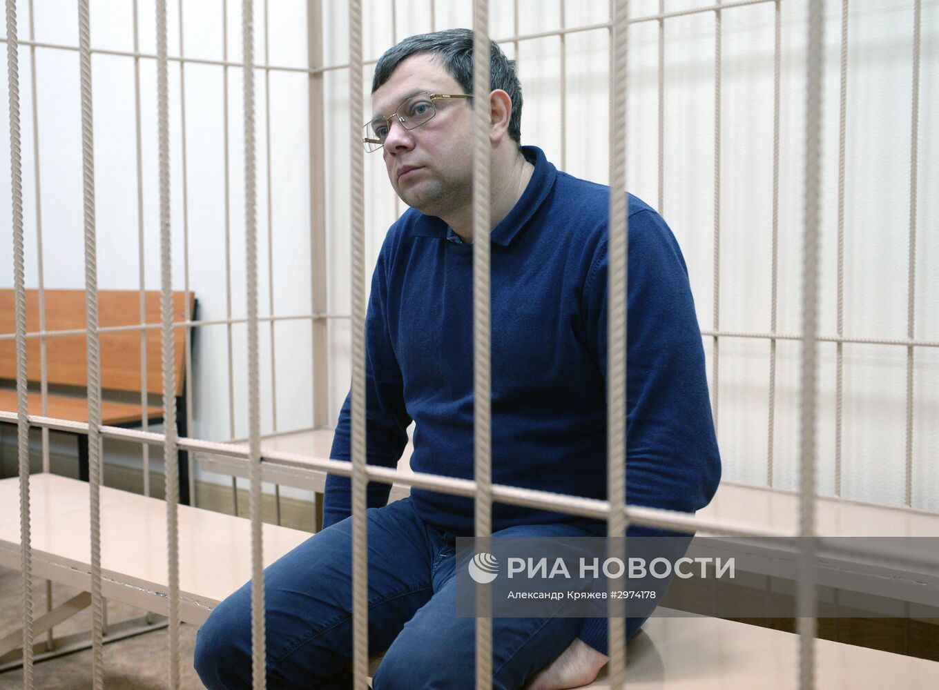 Избрание меры пресечения задержанным по делу о вымогательстве против заместителей главы Кемеровской области