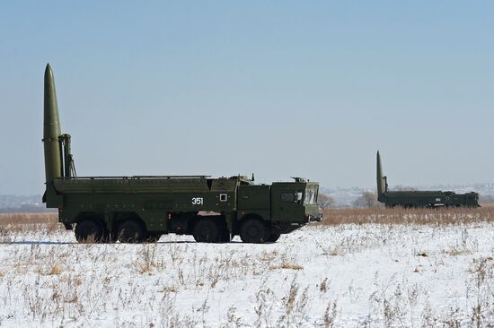 Тренировка ракетных и артиллерийских подразделений пятой армии ВВО в Приморском крае