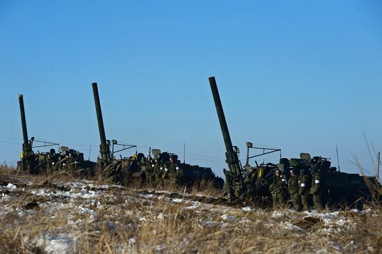 Тренировка ракетных и артиллерийских подразделений пятой армии ВВО в Приморском крае