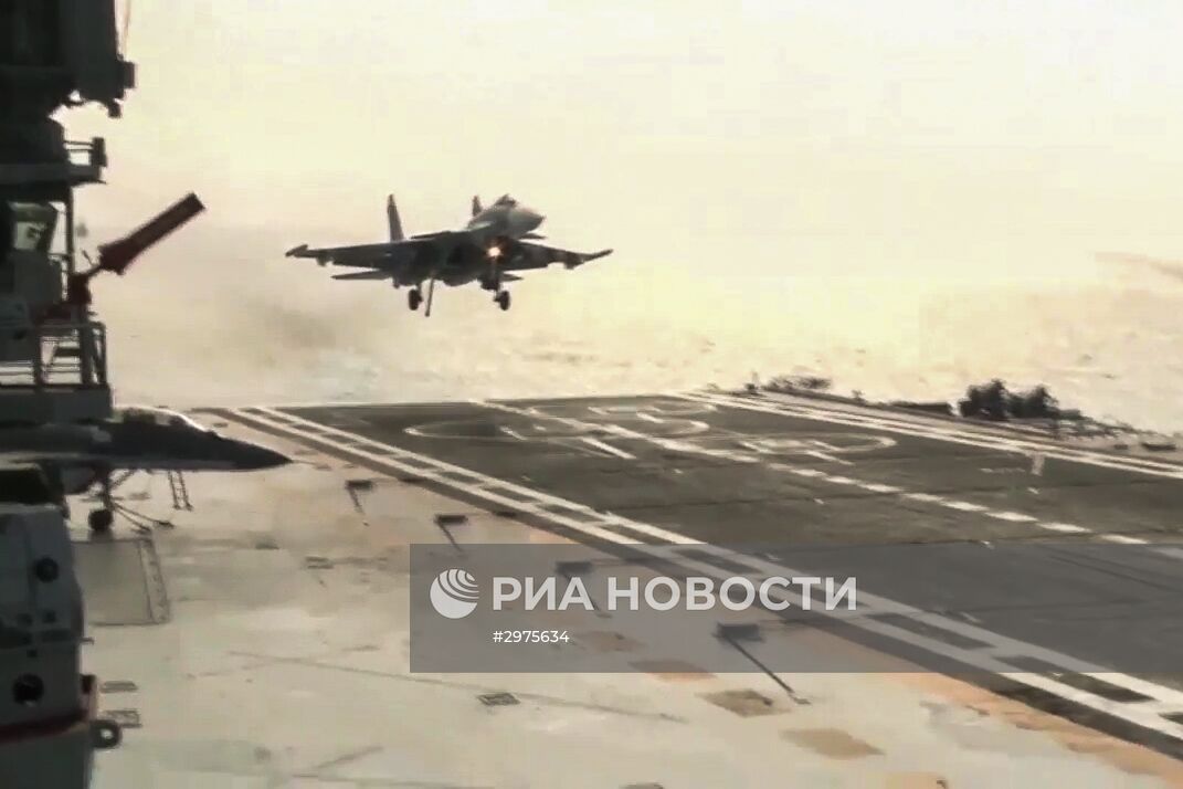 Нанесение авиаудара крылатыми ракетами по объектам террористов в САР самолетами Ту-95МС ВКС России