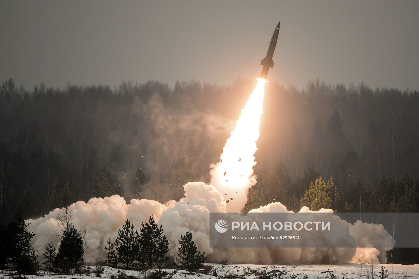 День ракетных войск и артиллерии на полигоне Луга в Ленинградской области