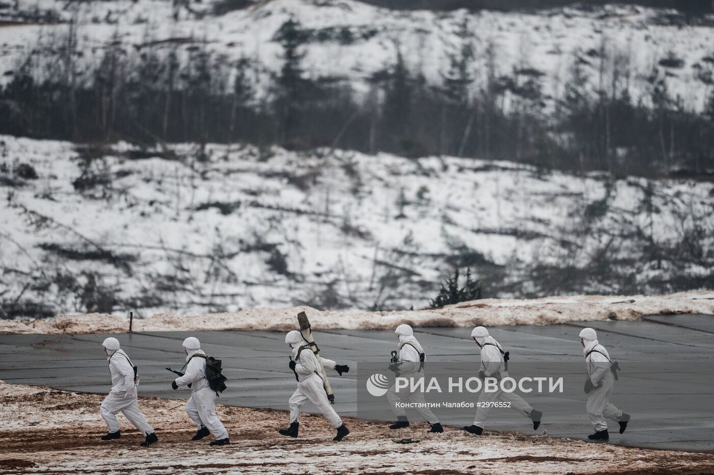 День ракетных войск и артиллерии на полигоне Луга в Ленинградской области