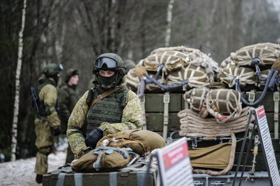 День ракетных войск и артиллерии на полигоне Луга в Ленинградской области