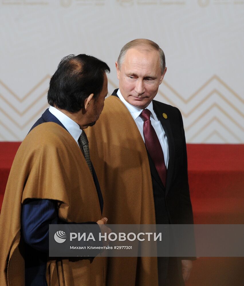 Президент РФ В. Путин на саммите АТЭС в Перу. День второй