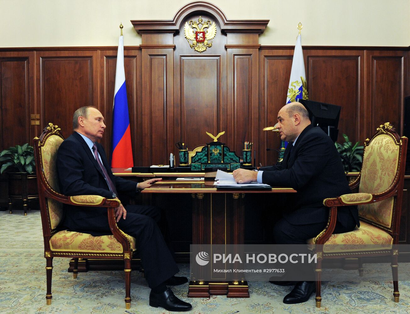 Президент РФ В. Путин встретился с руководителем Федеральной налоговой службы М. Мишустиным