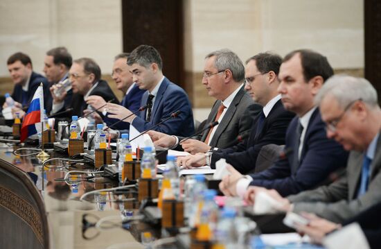 Визит вице-премьера РФ Д. Рогозина в Сирию