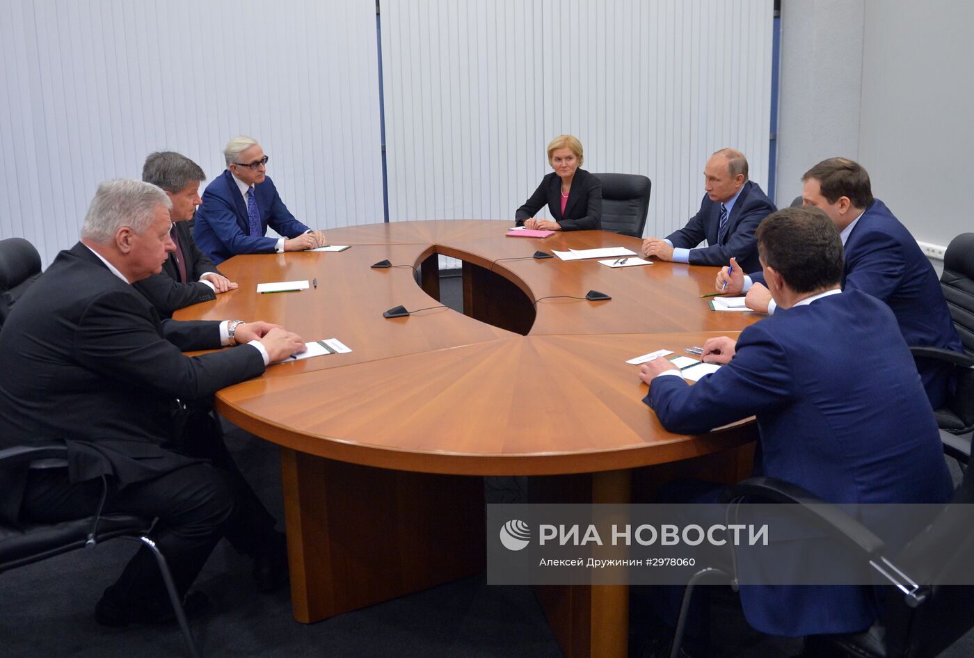 Рабочая встреча президента РФ В. Путина с генеральным директором МОТ Г. Райдером