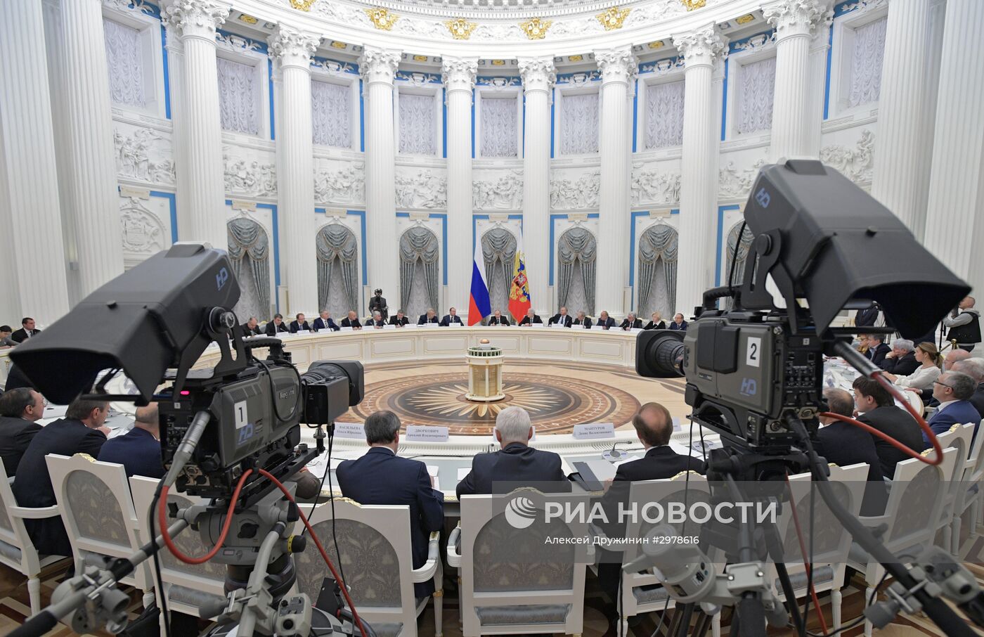 Президент РФ В.Путин провел заседание Совета по науке и образованию