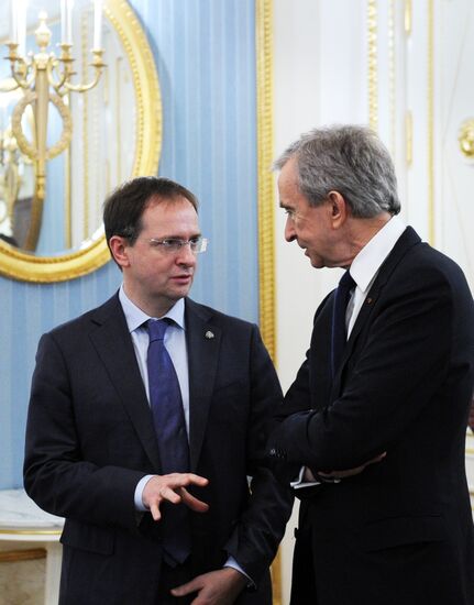 Президент РФ В. Путин встретился с президентом французской группы компаний LVMH Б. Арно