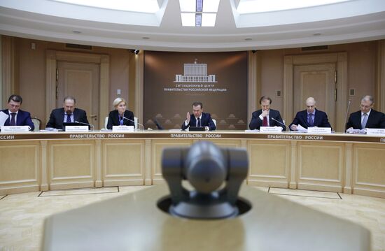 Премьер-министр РФ Д. Медведев провел селекторное совещание о ситуации с задолженностью по заработной плате