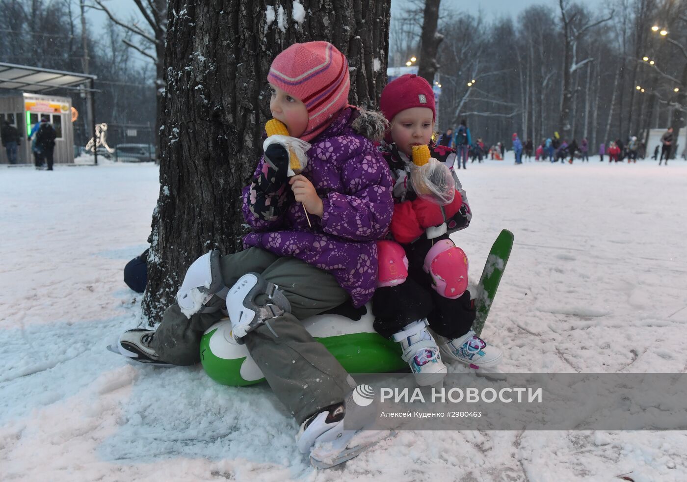 Открытие катка "Серебряный лед" в Измайловском парке