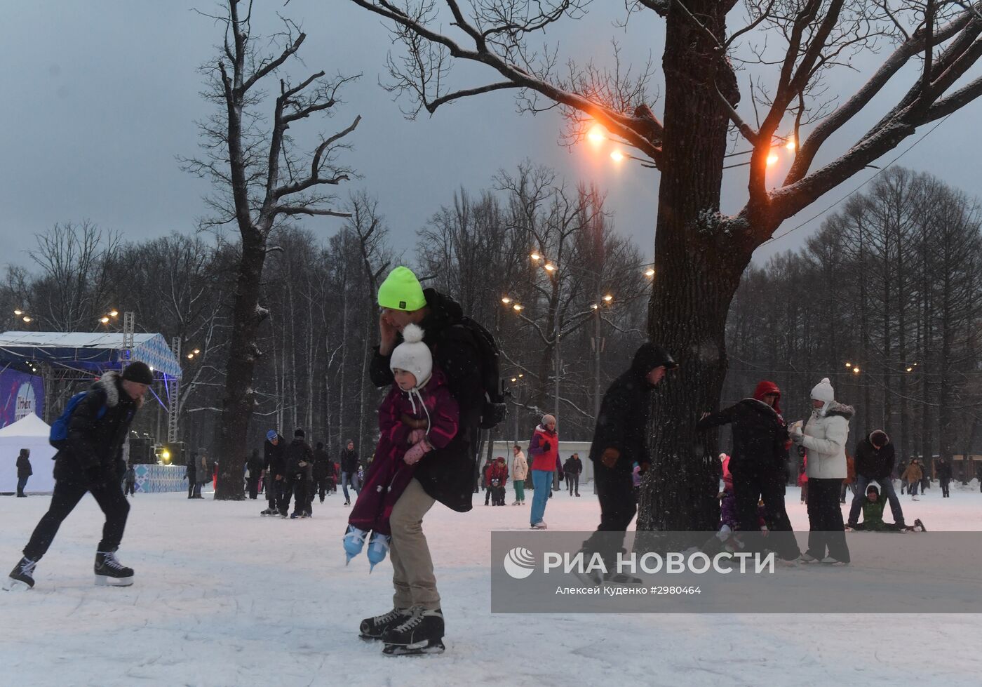 Каток в измайловском парке серебряный лед