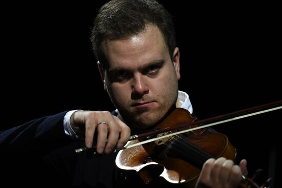 Юбилейный гала-концерт Госоркестра России и Госхора в Большом театре