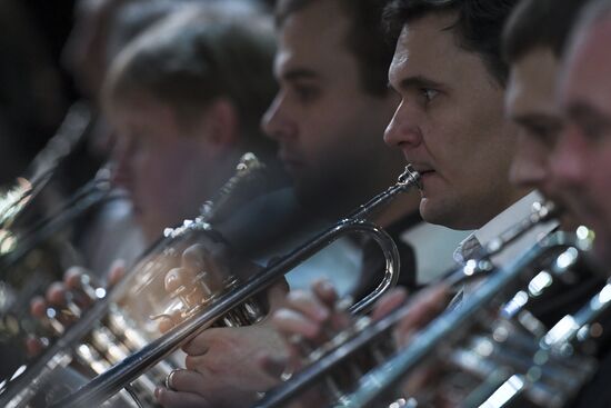 Юбилейный гала-концерт Госоркестра России и Госхора в Большом театре