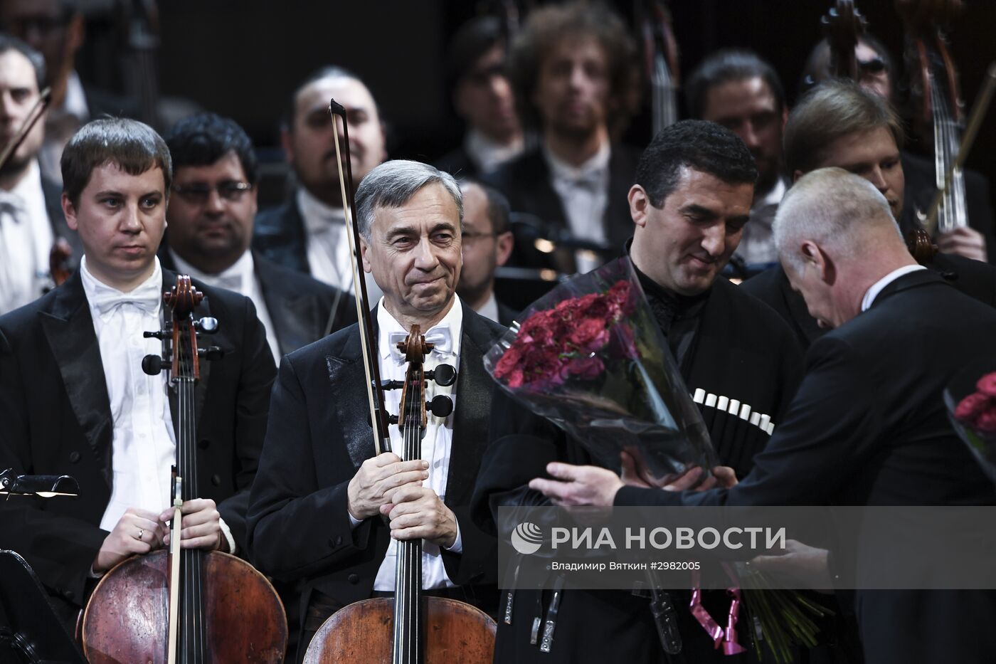 Юбилейный гала-концерт Госоркестра России и Госхора в Большом театре