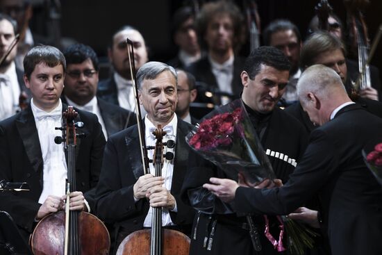 Юбилейный гала-концерт Госоркестра России и Госхора в Большом театре